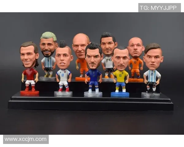 2022年足球明星玩偶热潮揭秘与收藏价值分析